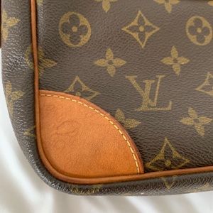 LOUIS VUITTON Monogram Compiegne 28 Bag 14437